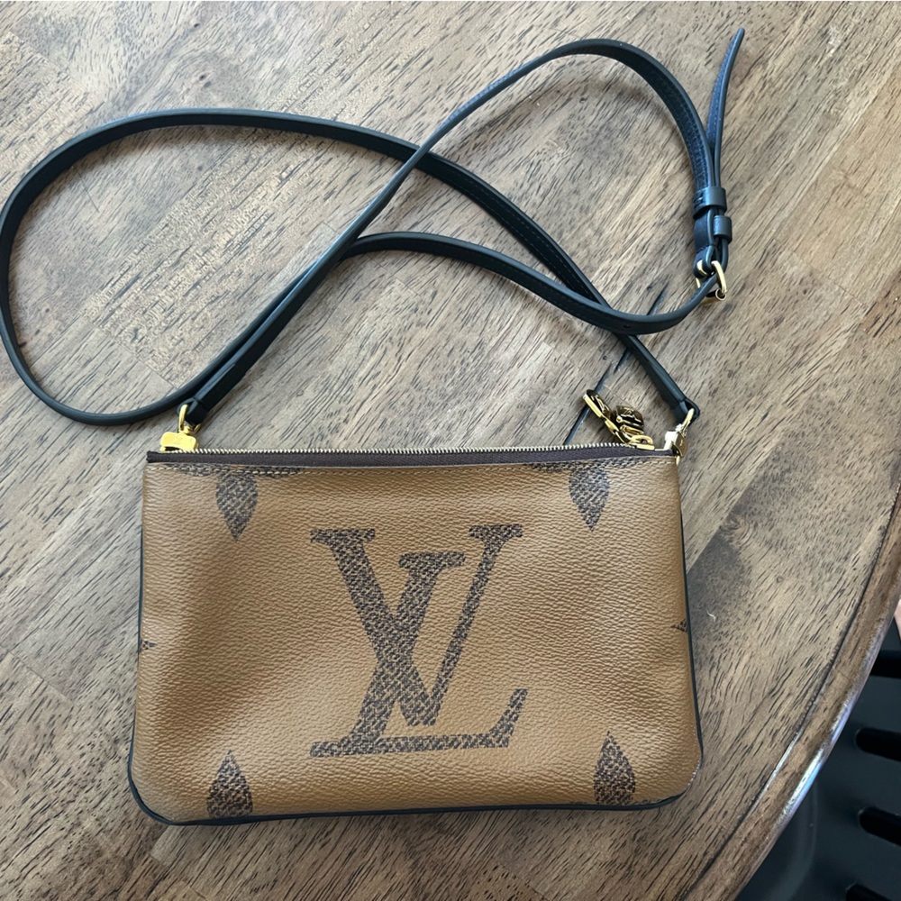 Louis Vuitton double zip pochette reverse monogram